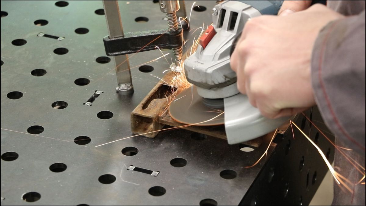 Bleche abtrennen anhaenger-rahmenverbinder-reparatur-bleche-abtrennen-25fcc7a2.jpeg