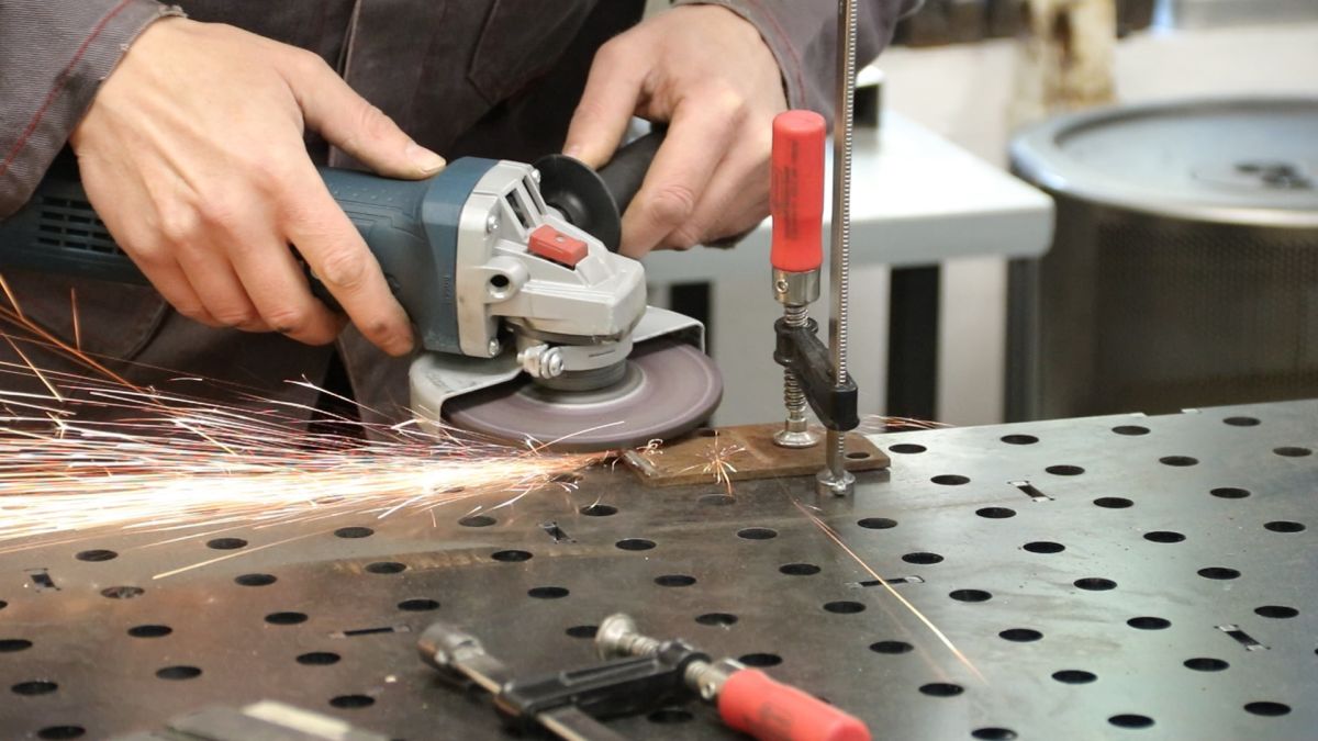 Bleche reinigen anhaenger-rahmenverbinder-reparatur-bleche-reinigen-38b1d439.jpeg