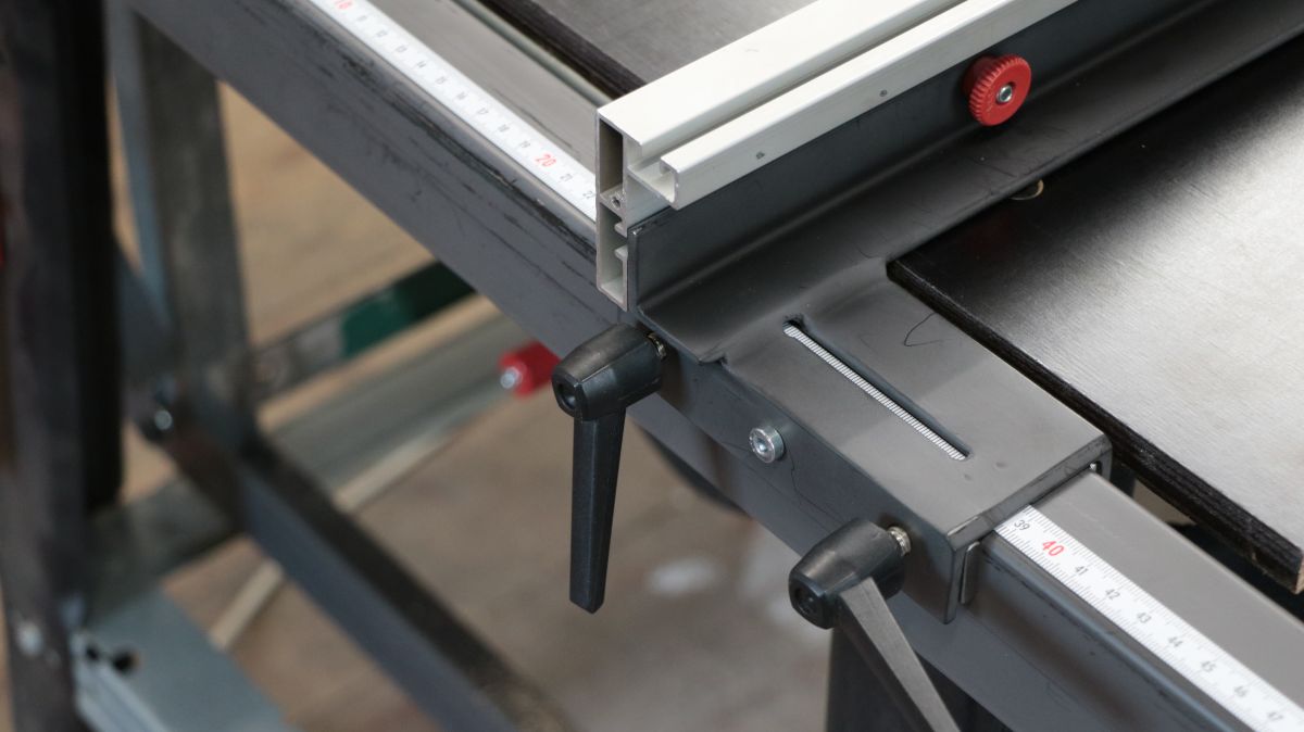 eigenbau-laengsanschlag-formatkreissaege-fertiger-laengsanschlag-69fd63b5.jpeg