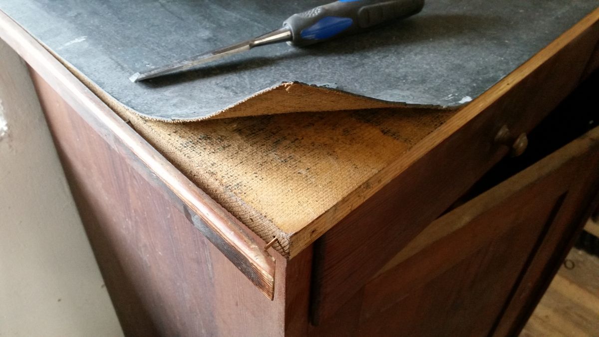 holzschrank-restaurierung-leisten-und-linoleum-entfernen-af70b811.jpeg