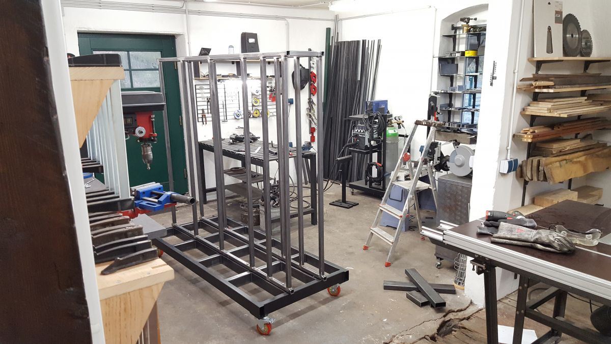 mobiles-materiallager-fuer-holz-metall-werkstatt-rahmen-zarge-67570ca2.jpeg