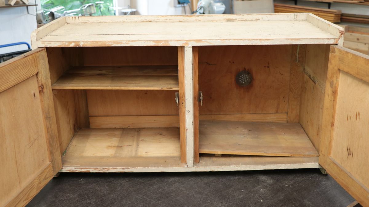 hängeschrank original innen restaurierung-haengeschrank-haengeschrank-original-innen-79720769.jpeg