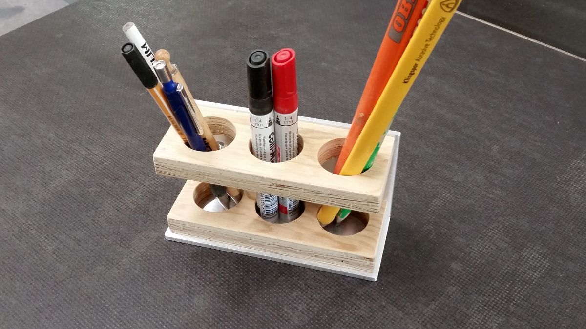 Stiftehalter stehend stiftehalter-aus-holz-und-aluminium-selbstbauen-stiftehalter-stehend-9207ce88.jpeg